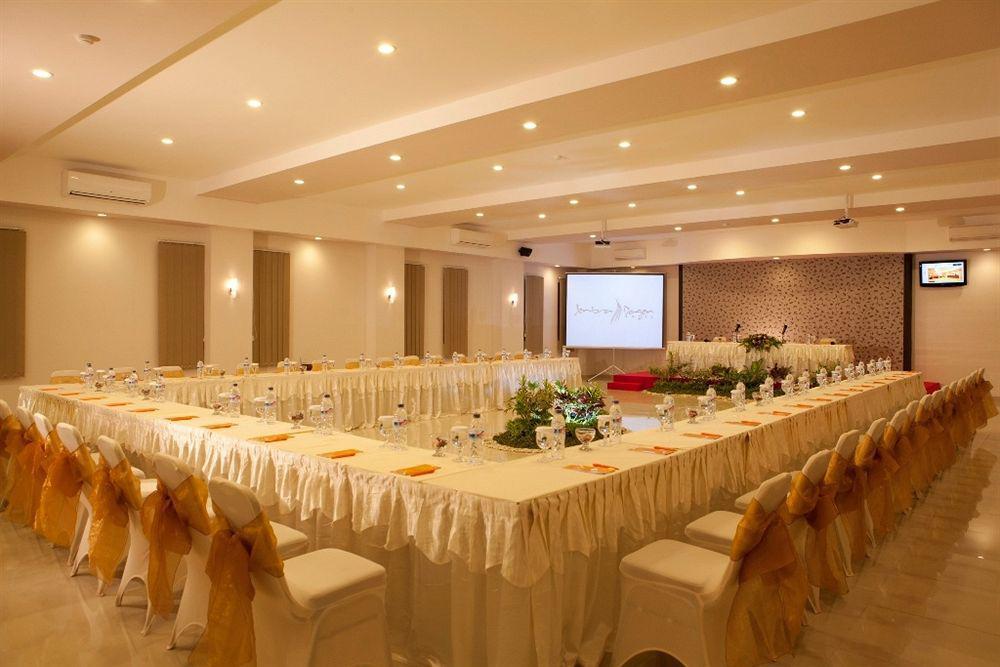 Jentra Dagen Hotel Malioboro Yogyakarta Exteriér fotografie